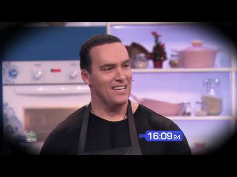 Видео: А. Невский-Курицын готовит курицу