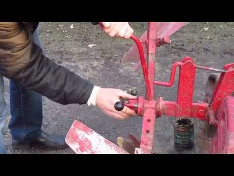 Видео: Поворотный узел механизма для посадки картофеля (детально + фото)