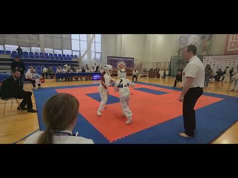 Видео: Первенство Москвы по киокушин. Девочки 10-11 лет. категория до 40 кг