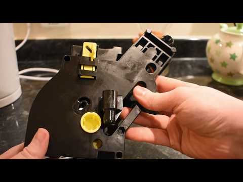 Видео: Смазка заварочного блока Gaggia - Gaggia Caffe TV