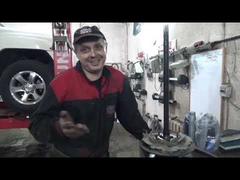 Видео: Toyota 4 Runner 215 . Замена подшипника полуоси  (1 Часть)