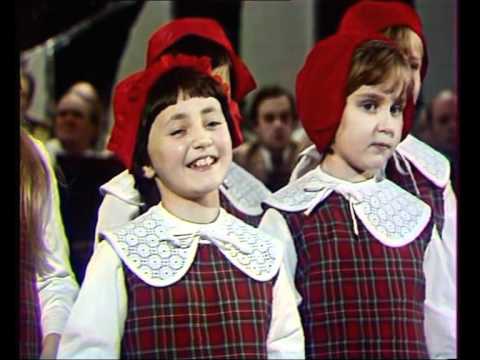 Видео: Большой Детский Хор. Песенка Красной Шапочки.