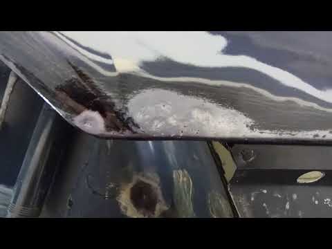 Видео: Мерседес w210 как избавиться от ржавчины Ремонт порогов арок, ниша багажника, грунтование, шпаклевка