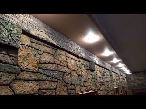 Видео: отделочные работы. декоративная штукатурка стен. Бревна из цемента. работа: Жукова Михаила.