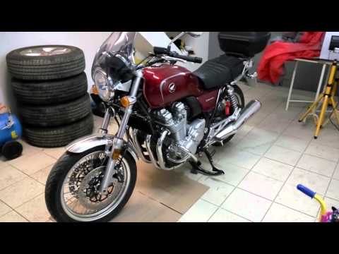 Видео: 160302 Обзор гаража с Honda CB 1100 EX