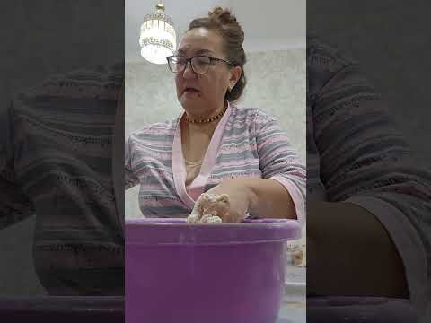 Видео: Рецепт теста на баурсаки и шелпеки ,руками прекрасной казашки 😍👍 Часть 1