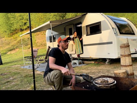 Видео: ЖИЗНЬ В ФУРГОНЕ | РОСКОШНЫЙ КЕМПИНГ В ДЕРЕВНЕ