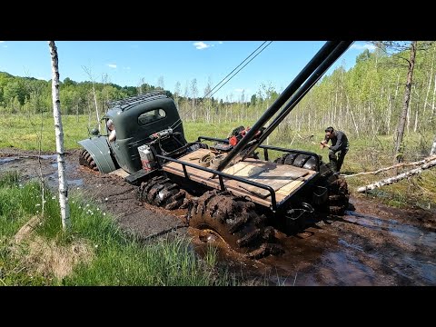 Видео: Cамый проходимый ЗИЛ-157 на ОГРОМНЫХ колесах! Едем спасать ДТ75 из болота!