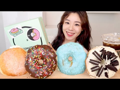 Видео: SUB) ASMR Кремовый цвет Пончик Мукбанг 🍩 Шоколадные десерты Глазированные пончики Кремовый хлеб