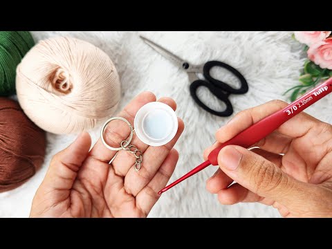 Видео: ЭТОТ ВЯЗАННЫЙ КРЮЧКОМ БРЕЛОК ПРОДАЕТ ДЕТЯМ БОЛЬШЕ, ЧЕМ СЛАДКОЕ (с субтитрами)