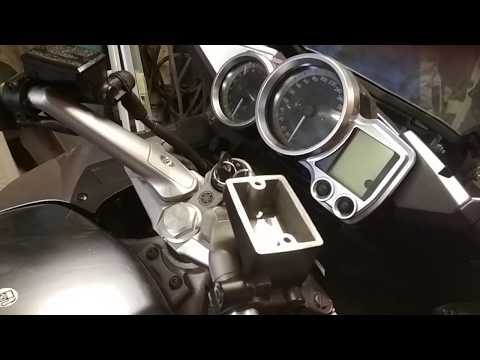 Видео: Замена тормозной жидкости на мотоцикле с АБС FJR1300
