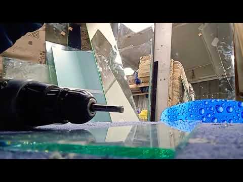 Видео: Как правильно сверлить (просверлить) стекло, зеркало. Подробная инструкция от стекольщика.