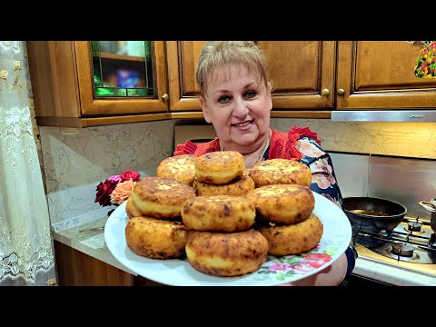 Видео: Сирники! Мій найкращий рецепт! Готую дуже часто, подобаються всім! просто і смачно!