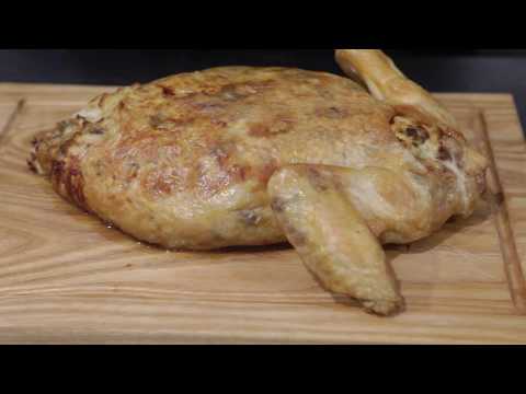 Видео: Фаршированная курица "галантин"