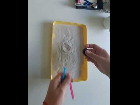 Видео: ігри с піском дома