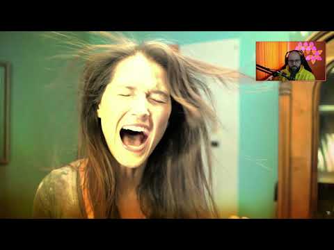 Видео: ГЛЕДАМ КРАТКИ СТРАШНИ ФИЛМИ #34