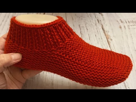 Видео: ТЕПЛЫЕ И КЛАССНЫЕ !!! Тапочки-следки на двух спицах без швов // patik modelleri