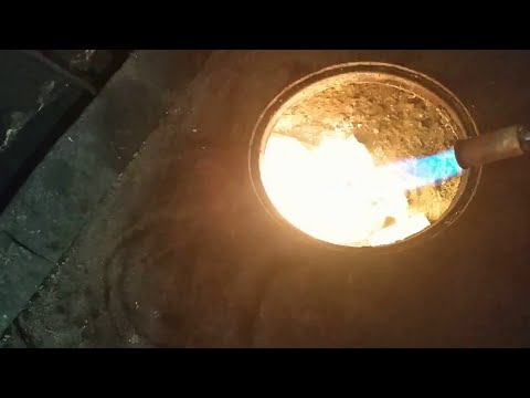 Видео: Растопка печки без дыма и копоти после длительного простоя