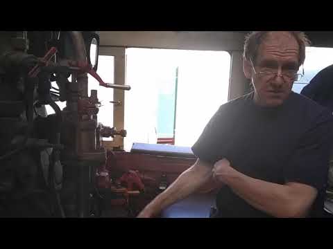 Видео: Паровоз( инжектор + продувка водомерного стекла)