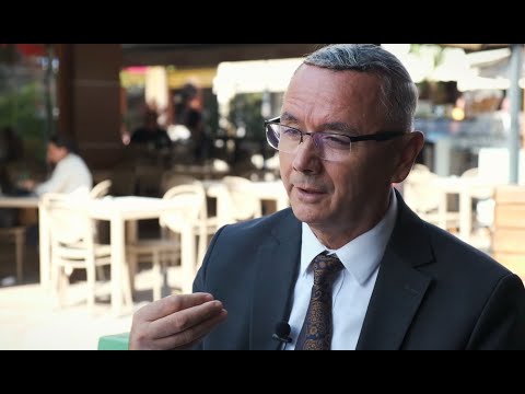 Видео: Профил на Скендер Реџепи: Дипломираниот филозоф кој ветува Скопје еднакво за сите