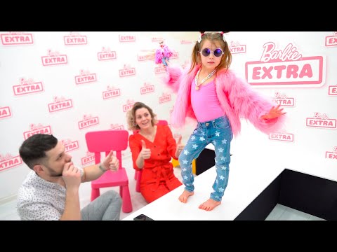 Видео: Ева и мама история с куклами