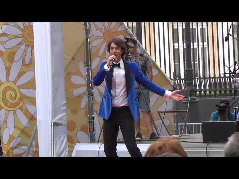 Видео: Марк  Тишман  и  Зара   на  празднике  сеиьи  любви  и  верности  08 07 2012г