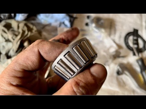 Видео: Установка Конического подшипника в вилку Явы.