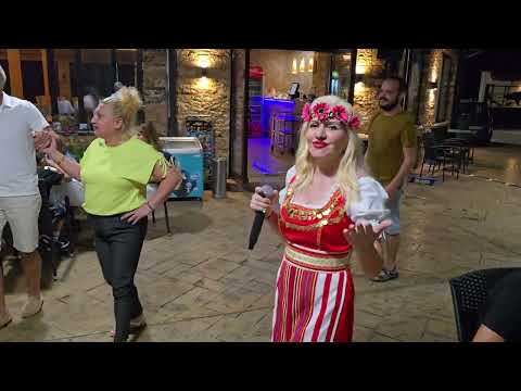 Видео: Екстра Нина -Хороводна китка/ Комплекс BLACK SWAN Swimming pool&Restaurant /Мечкарево