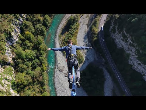 Видео: Скайпарк AJ Hackett Сочи. Прыжок с Bungy 207