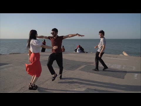 Видео: Cкажи Хоть Слово Скажи Лезгинка 2021 Девушки Танцуют Супер На Море Махачкала ALISHKA Мощная Песня