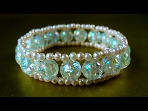 Видео: Простой браслет из бусин на резинке