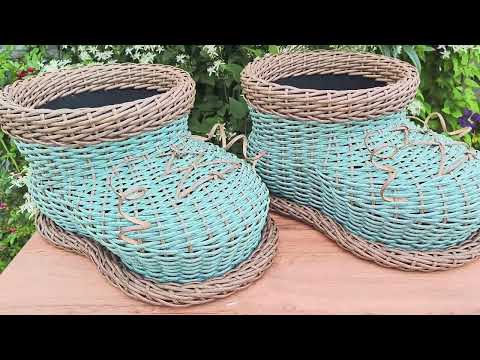 Видео: Кашпо башмак из ротанга с ёмкостью.