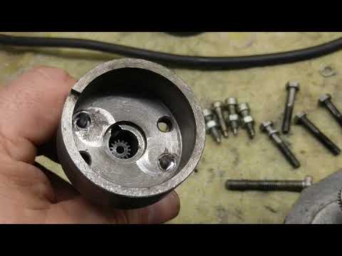 Видео: Tz-4k-14 , Тз-4к-14, двигатель  1D90,  Видеоинструкция №9. Ремонт смазочного насоса.