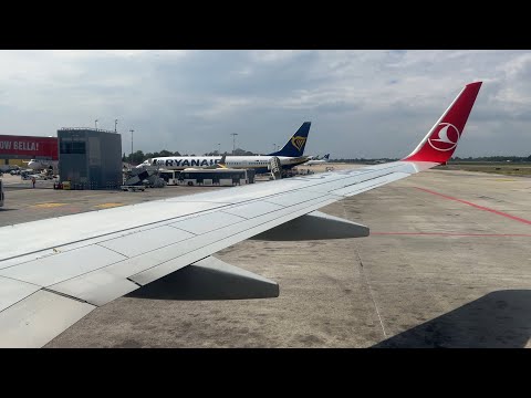 Видео: Turkish Airlines • Boeing 737-800 • TC-JHN • Взлёт из Болоньи
