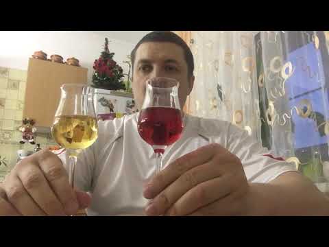 Видео: Брусничная  настойка против Клюквенной