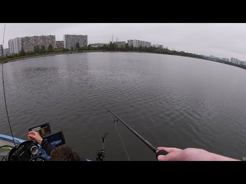 Видео: РЫБАЛКА С КАТЕРА В МОСКВЕ! #1 МАРЬИНО - КОЛОМЕНСКОЕ