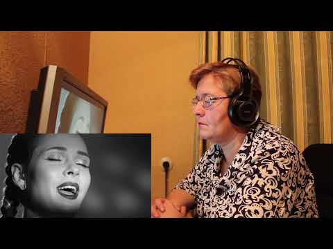 Видео: РЕАКЦИЯ МАМЫ НА [THE HARDKISS - Журавлi]