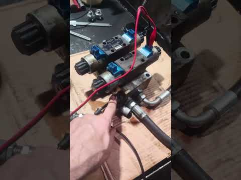 Видео: Диагностика и ремонт гидроблока асфальтового  катка HAMM HD120 / WIRTGEN /