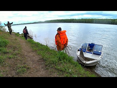 Видео: РЫБООХРАНА! А у НАС РЫБА ДУРОМ ПРЁТ! Рыбалка на РЕЗИНКИ!