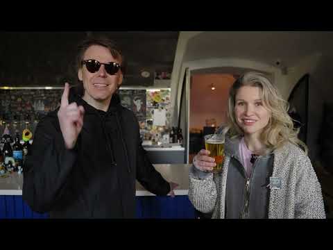 Видео: Бары Питера. Московская "чика" из стендапа