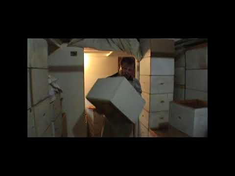 Видео: Сбор верескового меда  Откачка верескового меда Можейко В В Часть 2