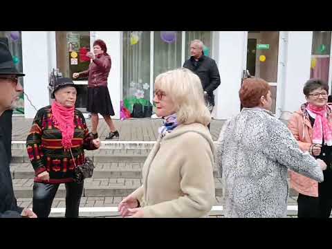 Видео: ГОМЕЛЬЧАНЕ ЗАЖИГАЮТ 🔥🔥 🔥 НА ТАНЦПЛОЩАДКЕ В ПАРКЕ 💃🕺💃🕺💃...