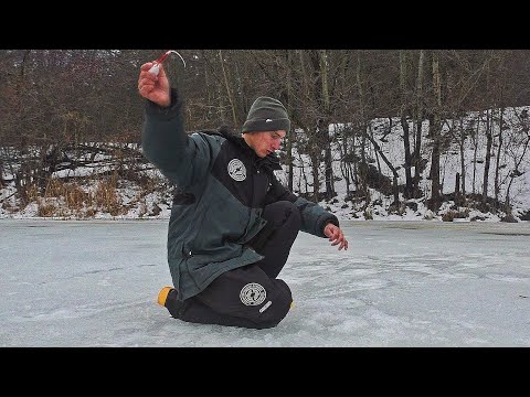 Видео: ЛЁД СХОДИТ! РЫБА КЛЮЁТ! ЛОВЛЯ ПЛОТВЫ И ЩУКИ! Рыбалка на жерлицы и мормышку 2025.