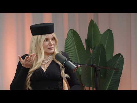 Видео: Екатерина Глок, акушерка, мама 8х детей, руководитель международной медицинской миссии в  Африке