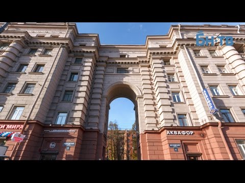 Видео: Где жить в Петербурге: сталинки Московского района