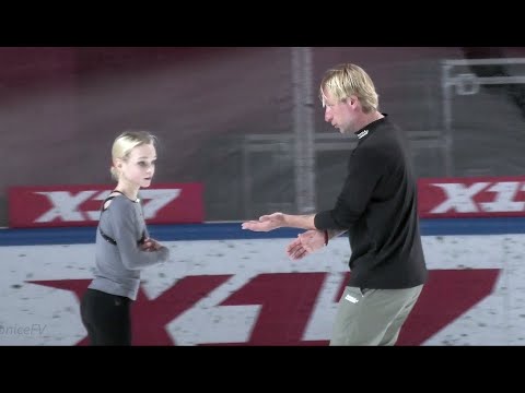 Видео: Блестящие прыжки Елены Костылевой, играющий тренер Евгений Плющенко, синхрон с Анной Щербаковой