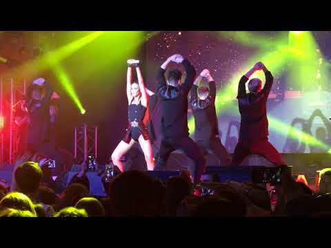 Видео: Ольга Бузова - Мало половин (Уфа, Огни Уфы, 27.05.2018)