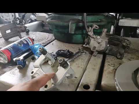 Видео: Audi allroad C5 a6 2.7 буджетный апгрейд тормозов ( часть 2)