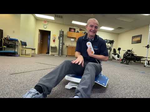 Видео: Лучшее кресло-подъемник для пожилых людей, которые упали и не могут встать