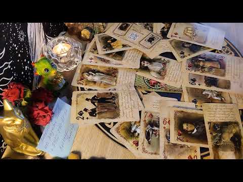 Видео: Что у неё в жизни и всё о её чувствах 🔮 таро для мужчин 🤴 💯 гадание на обычных картах для мужчин 💯